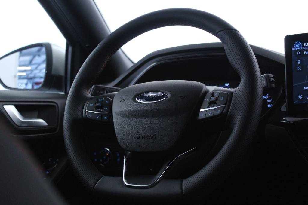 ford-focus-sw-2023-diesel-1499cc