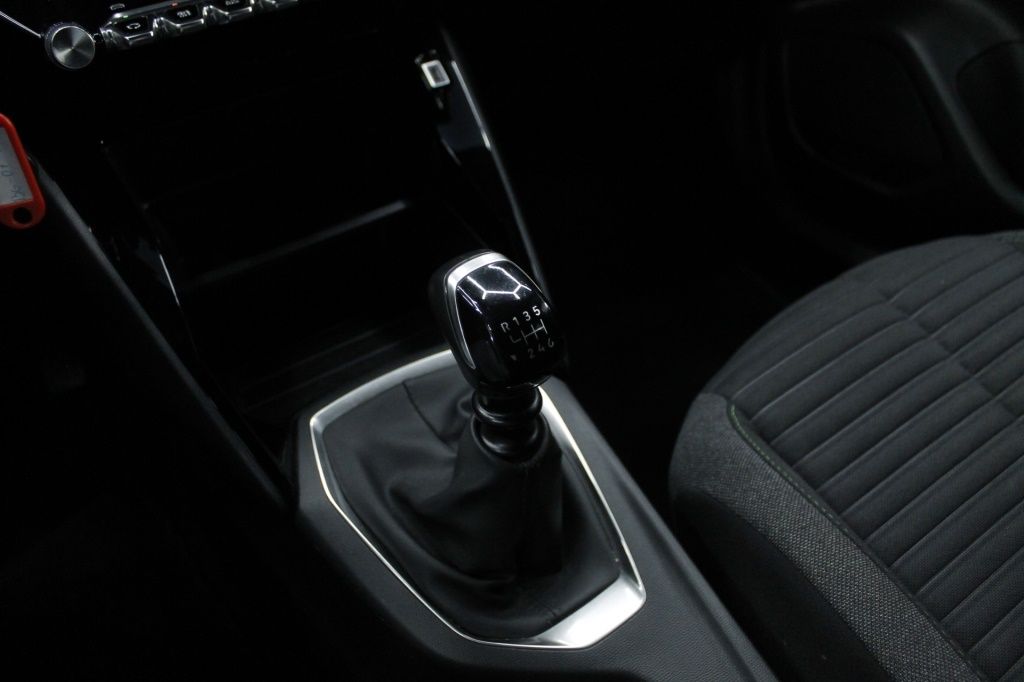 peugeot-2008-2024-gasolina-1199cc