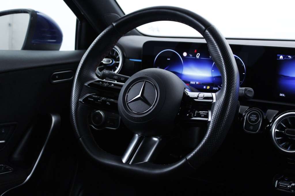 mercedes-benz-classe-a-2024-hibrido-1332cc