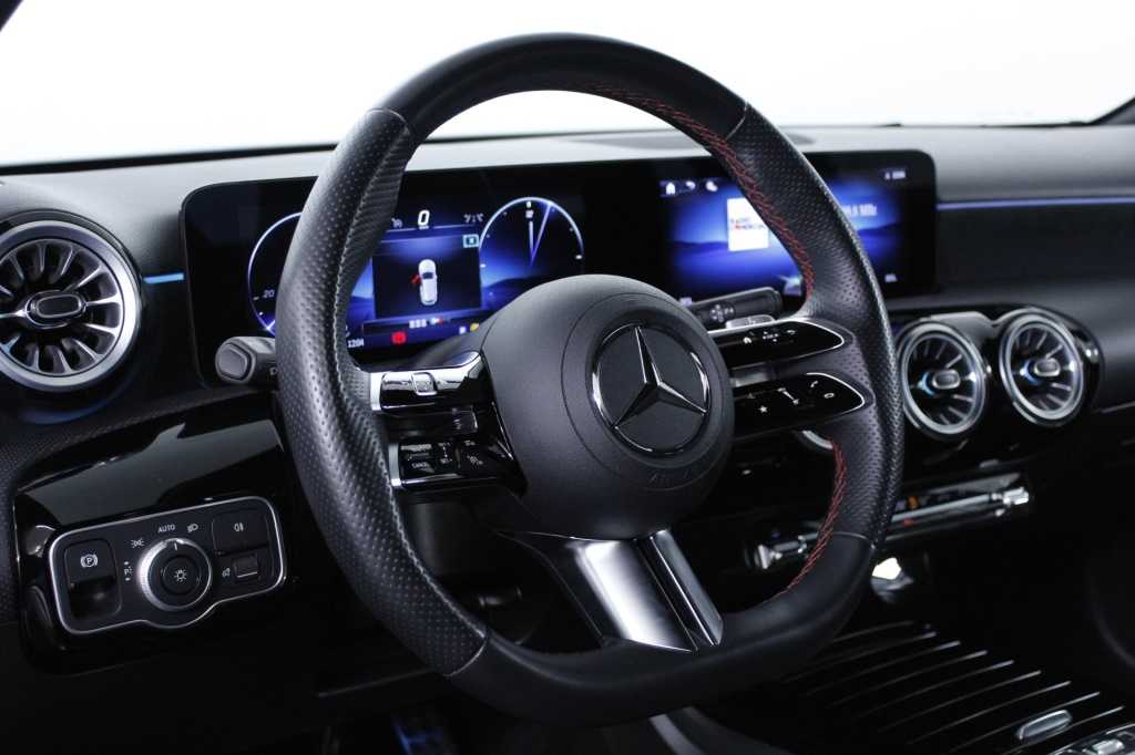mercedes-benz-classe-a-2024-hibrido-1332cc