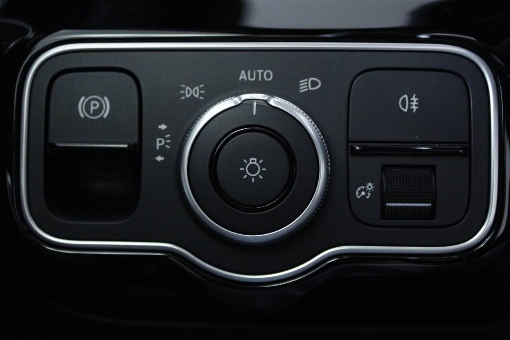 mercedes-benz-classe-a-2024-hibrido-1332cc