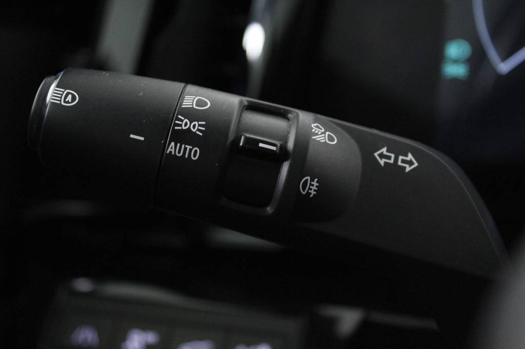 renault-espace-2023-hibrido-1199cc