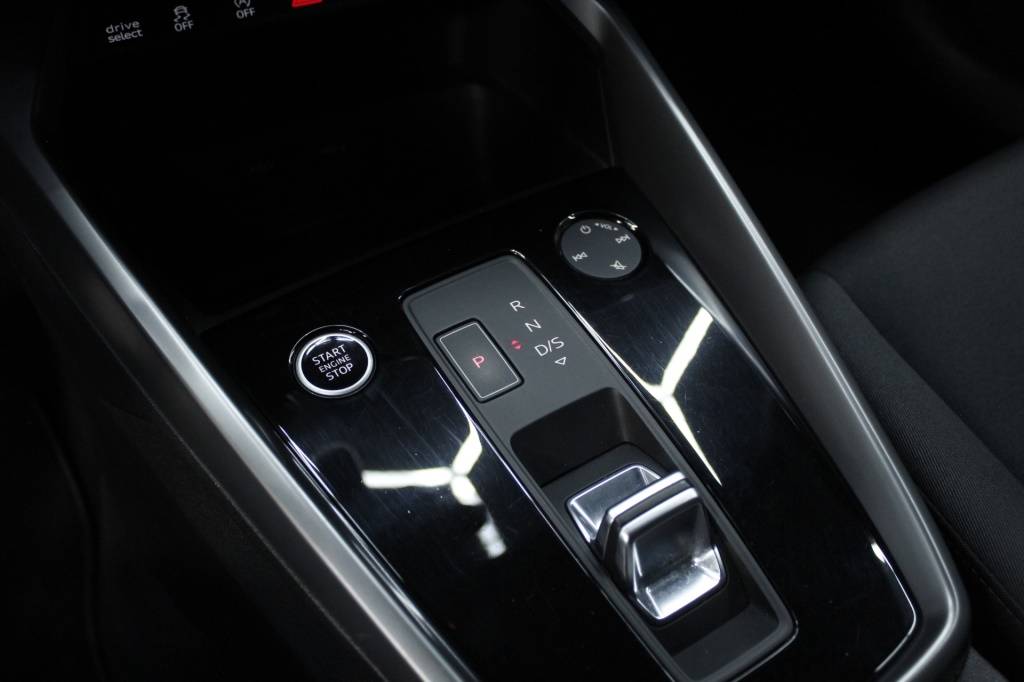 audi-a3-sportback-2024-diesel-1968cc