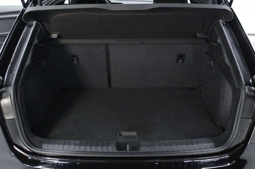 audi-a3-sportback-2024-diesel-1968cc