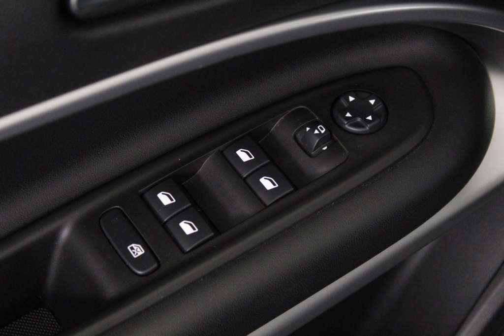 jeep-avenger-2025-gasolina-1199cc