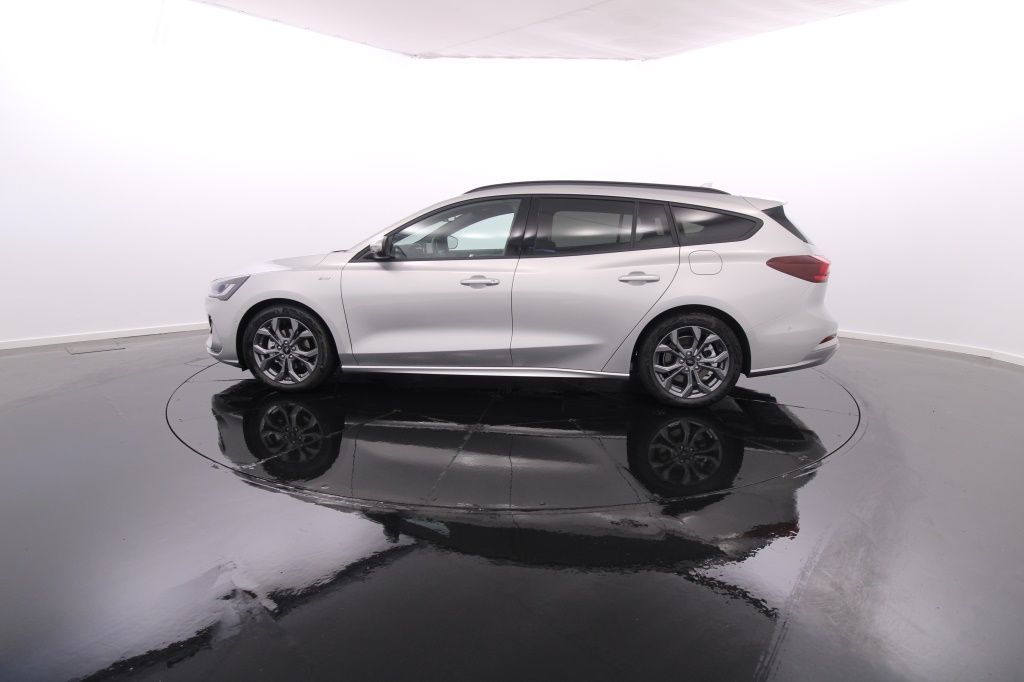 ford-focus-sw-2023-diesel-1499cc