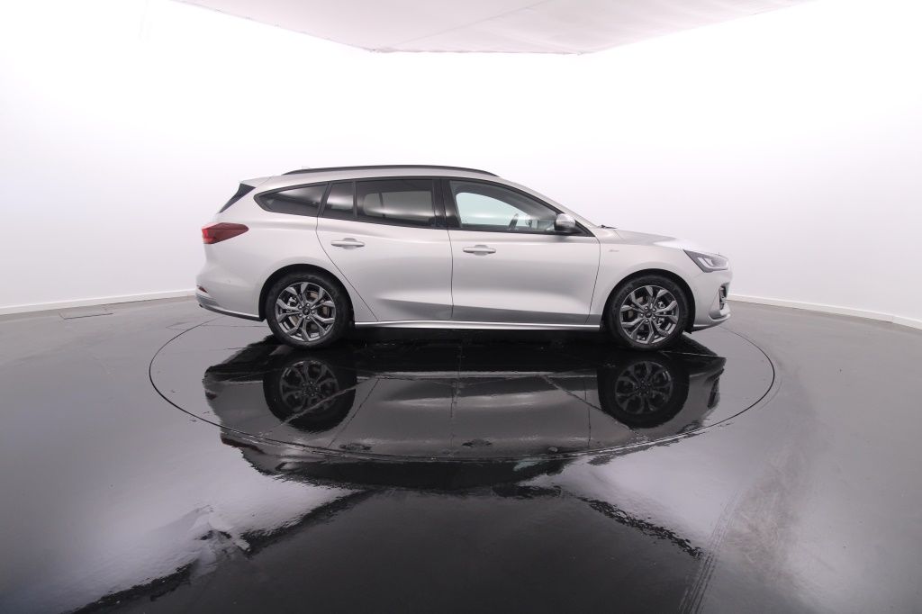 ford-focus-sw-2023-diesel-1499cc