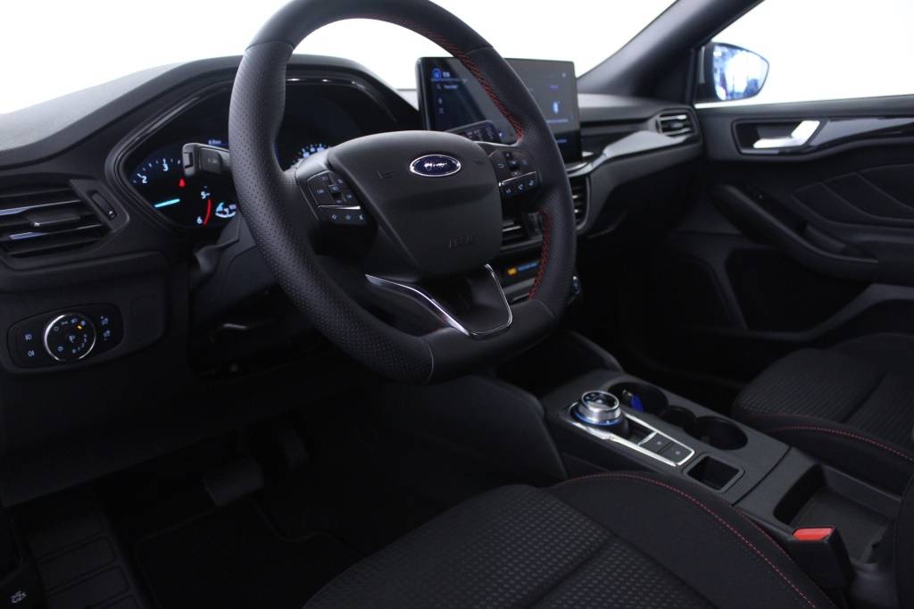 ford-focus-sw-2023-diesel-1499cc