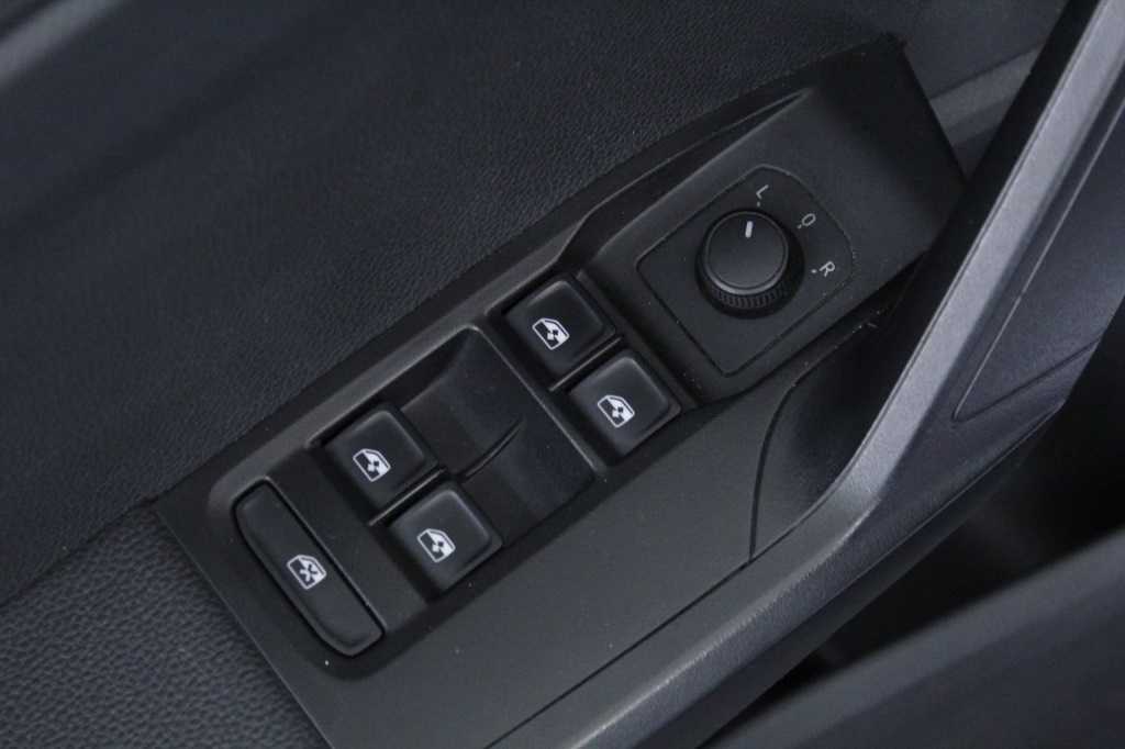 seat-ibiza-2023-gasolina-999cc