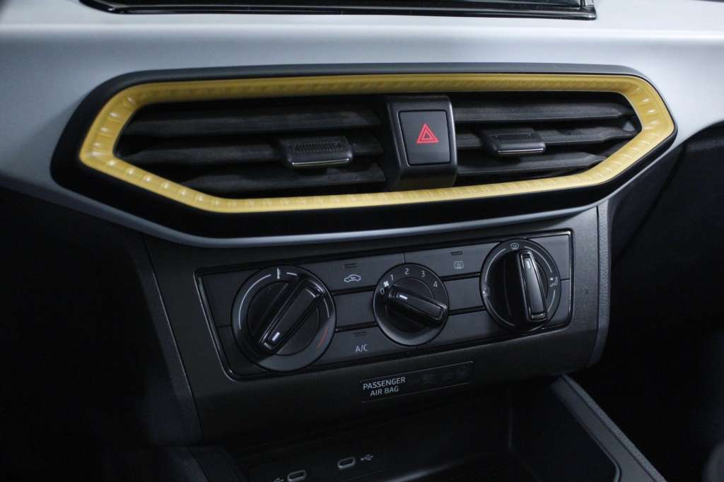 seat-ibiza-2023-gasolina-999cc
