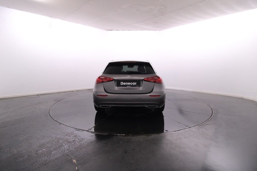 mercedes-benz-classe-a-2024-hibrido-1332cc