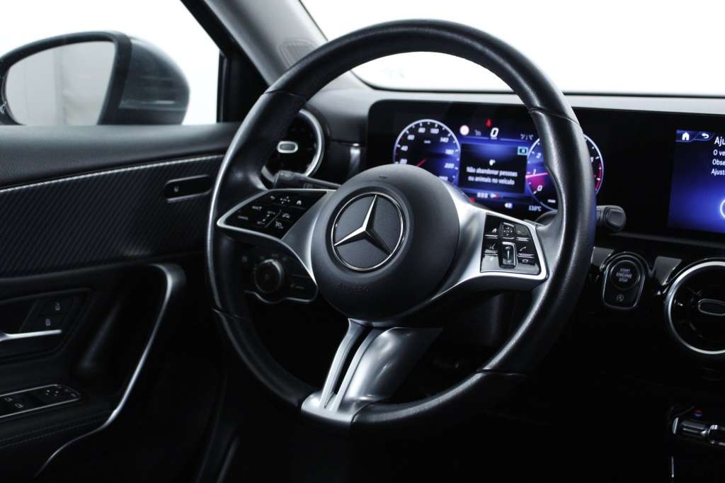 mercedes-benz-classe-a-2024-hibrido-1332cc