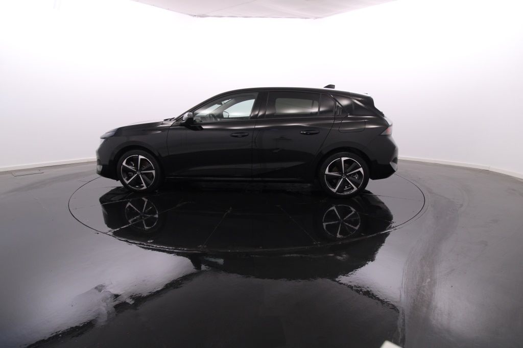 opel-astra-2023-hibrido-1598cc