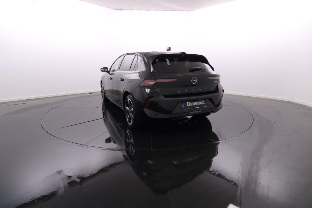 opel-astra-2023-hibrido-1598cc