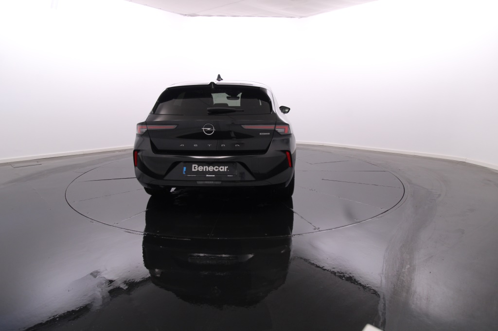 opel-astra-2023-hibrido-1598cc