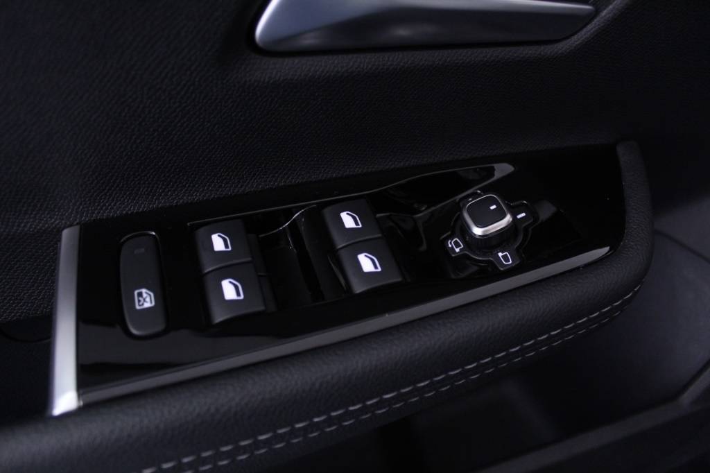 opel-astra-2023-hibrido-1598cc