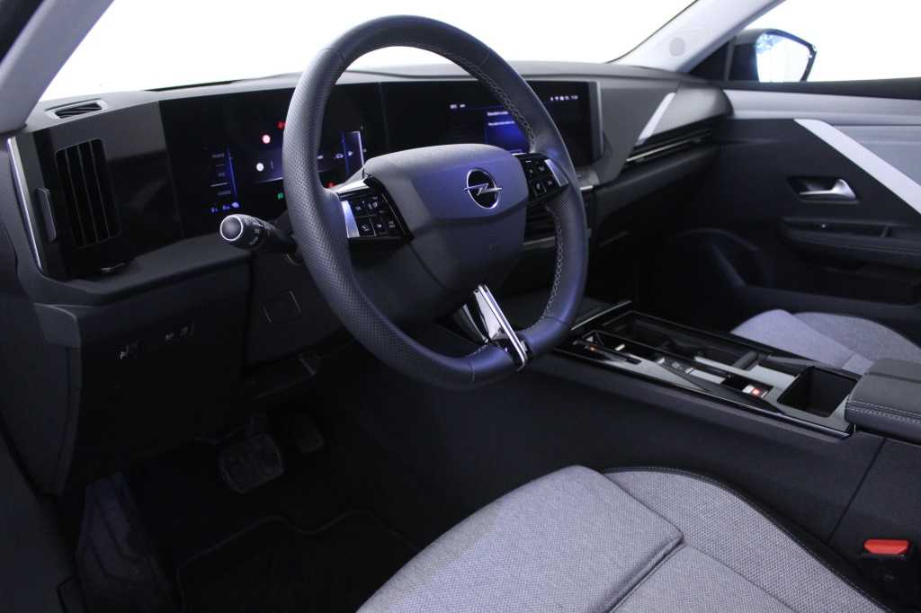 opel-astra-2023-hibrido-1598cc
