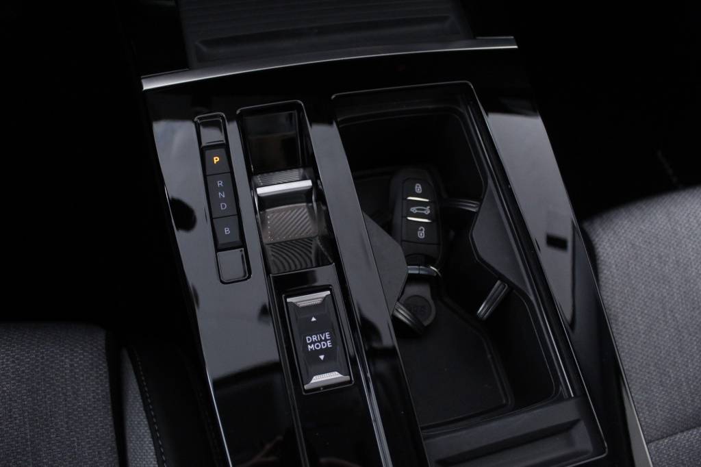 opel-astra-2023-hibrido-1598cc