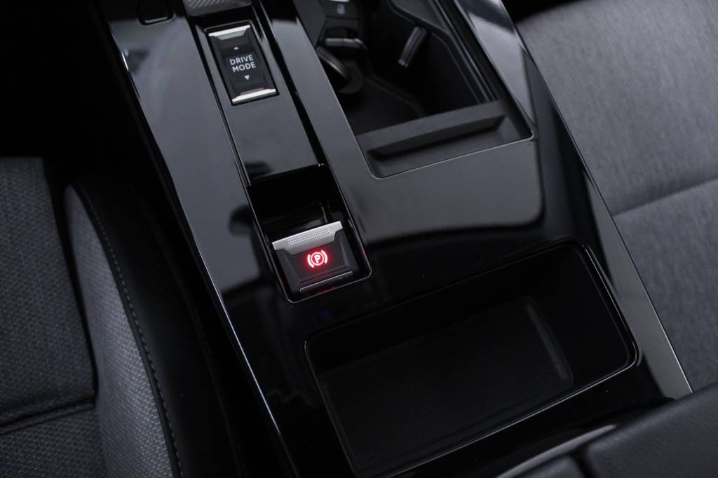 opel-astra-2023-hibrido-1598cc