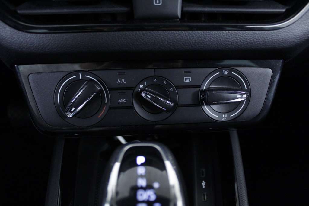 skoda-kamiq-2024-gasolina-999cc