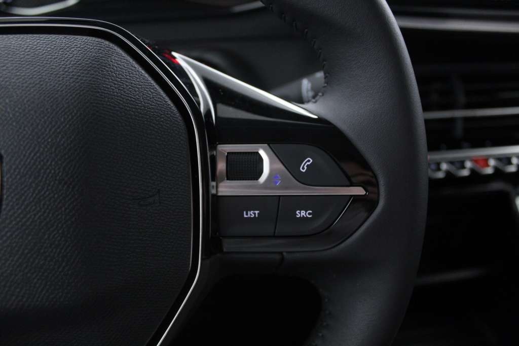 peugeot-208-2024-gasolina-1199cc