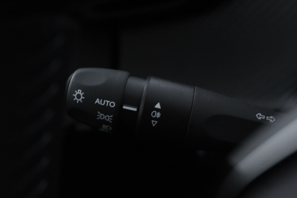 peugeot-208-2024-gasolina-1199cc