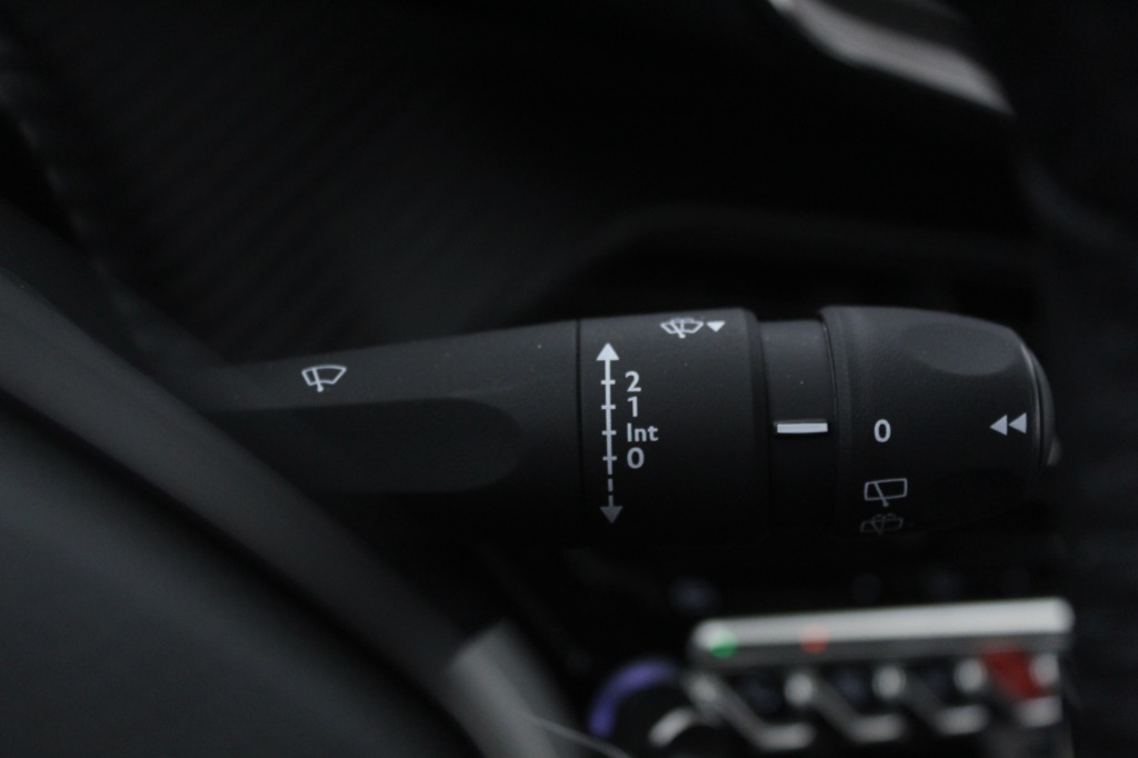 peugeot-208-2024-gasolina-1199cc