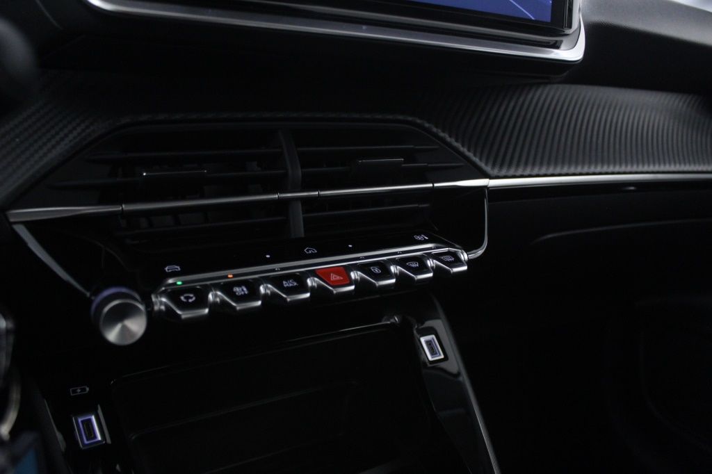 peugeot-208-2024-gasolina-1199cc