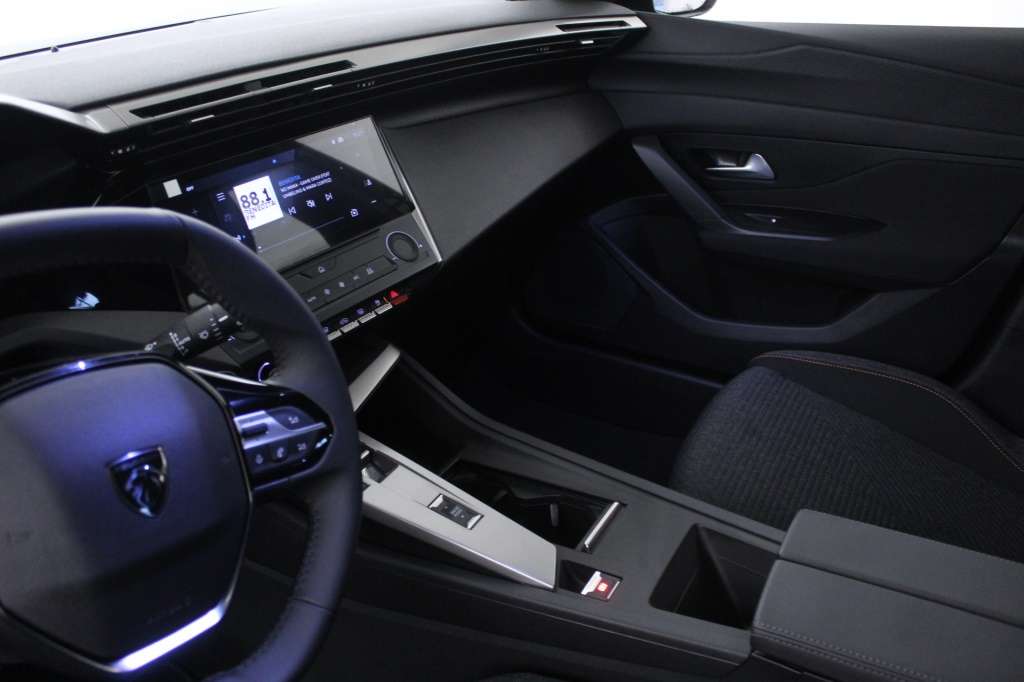 peugeot-308-2025-diesel-1499cc