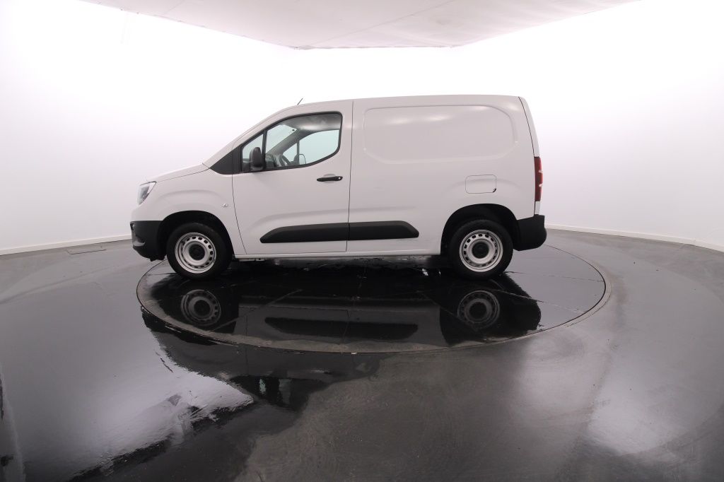 opel-combo-2023-diesel-1499cc