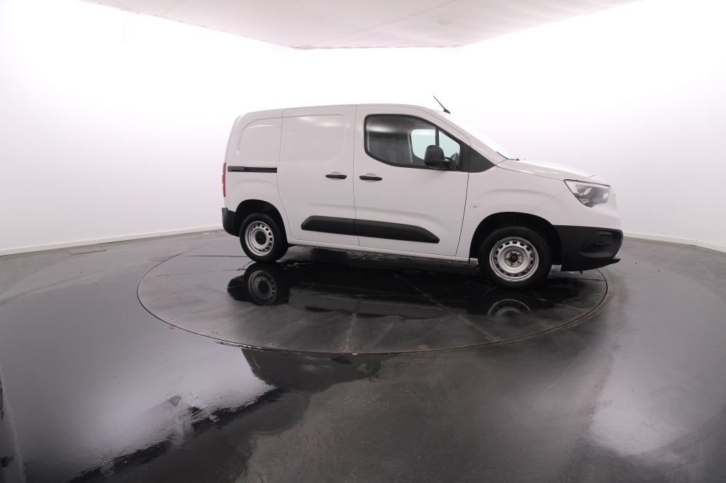 opel-combo-2023-diesel-1499cc
