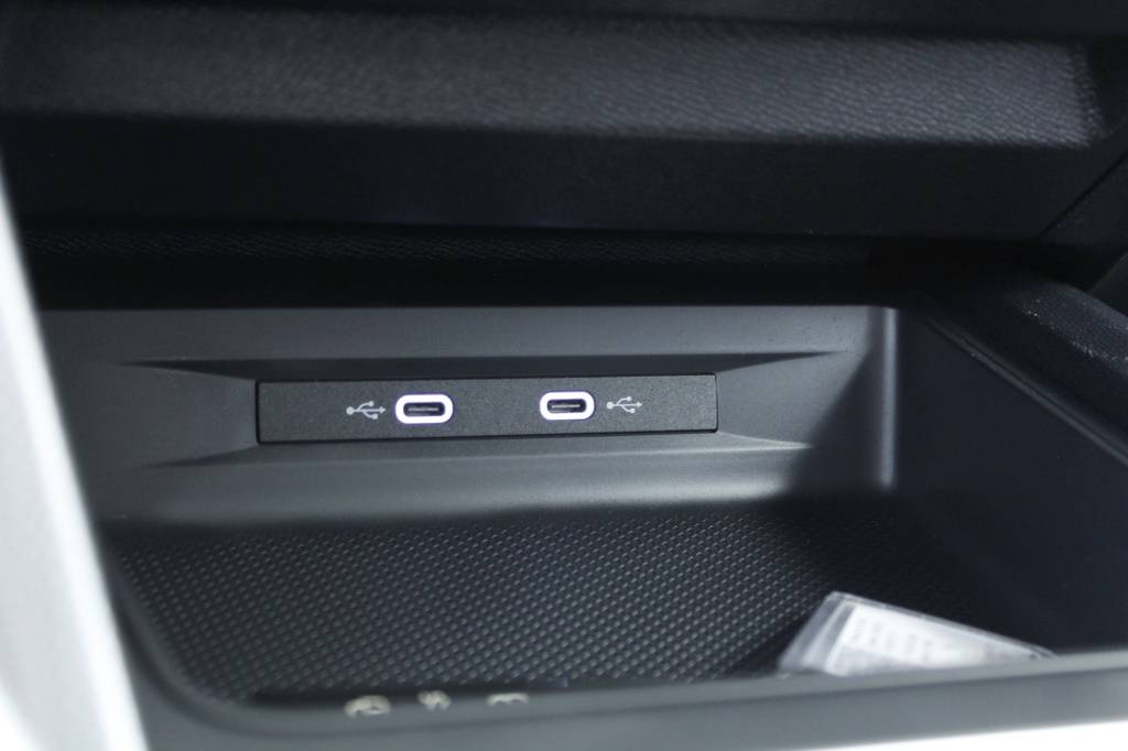 seat-leon-st-2024-gasolina-999cc
