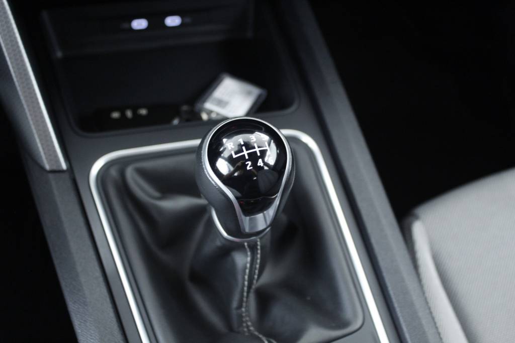 seat-leon-st-2024-gasolina-999cc