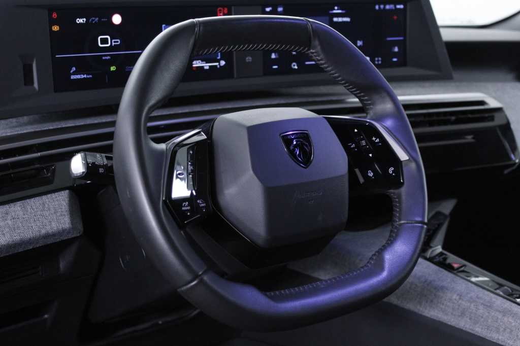 peugeot-5008-2025-hibrido-1199cc