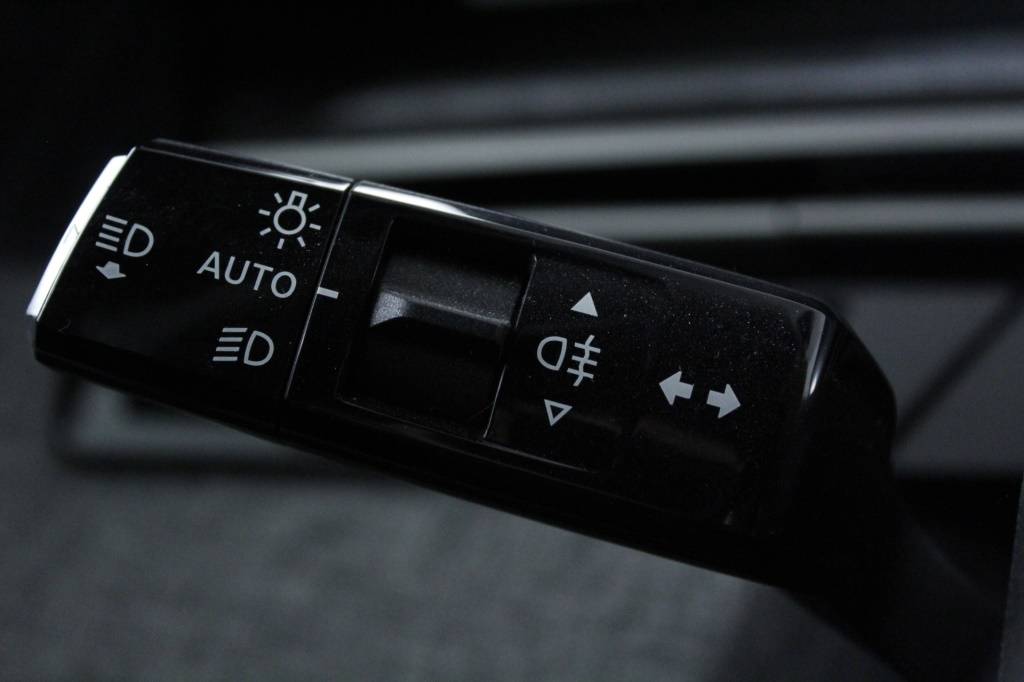 peugeot-5008-2025-hibrido-1199cc