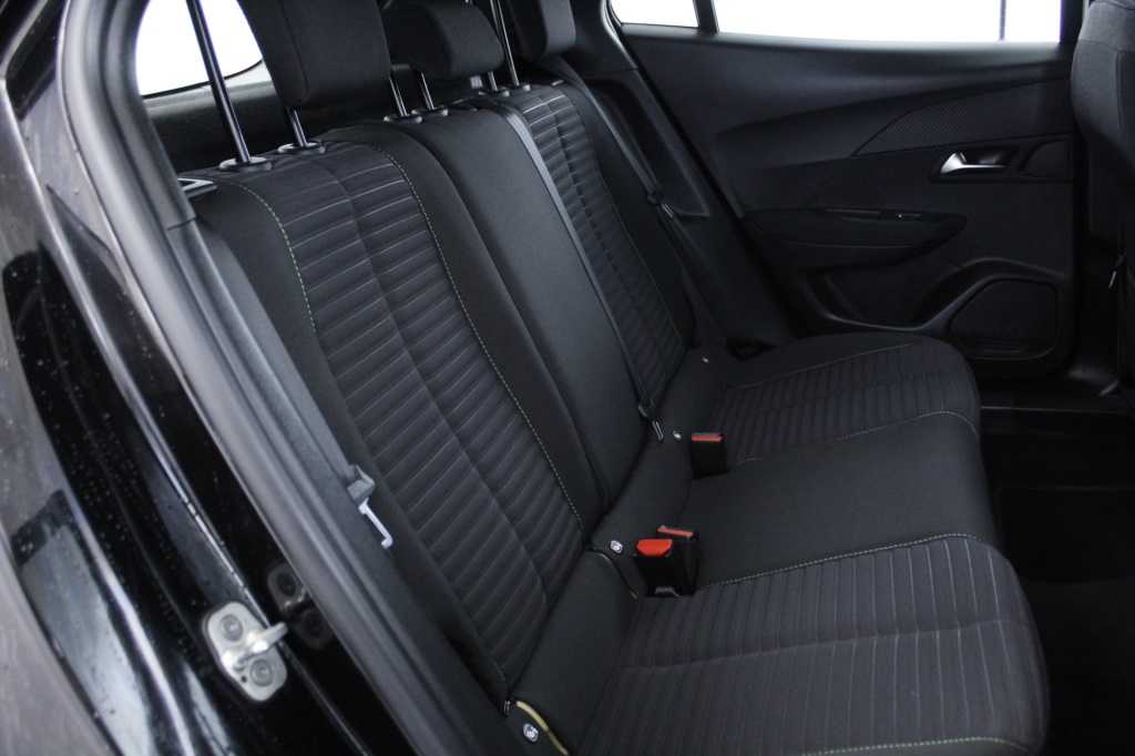 peugeot-2008-2024-gasolina-1199cc