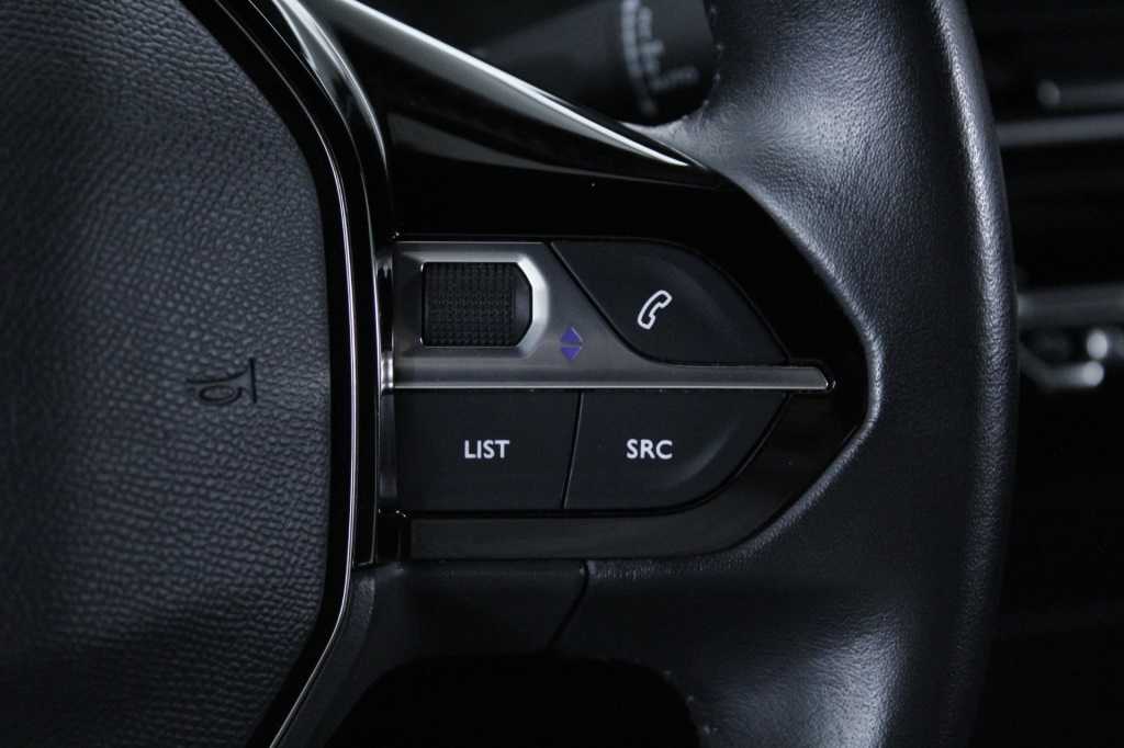 peugeot-2008-2024-gasolina-1199cc