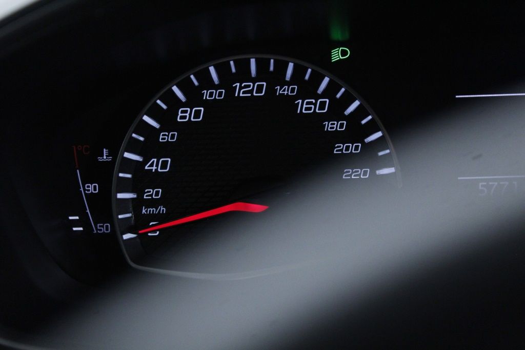 peugeot-2008-2024-gasolina-1199cc