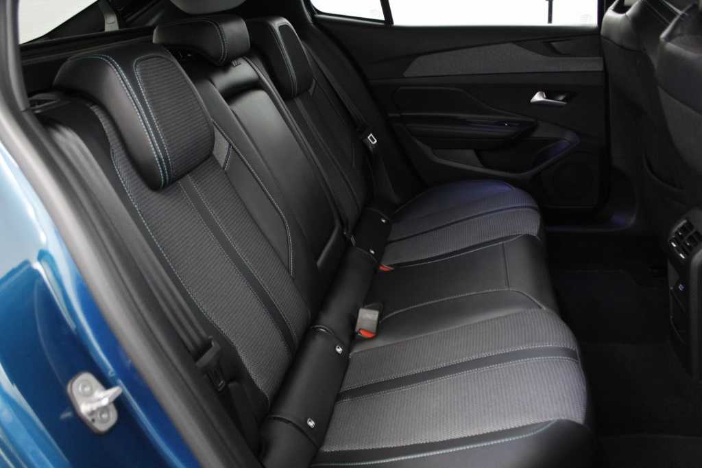 peugeot-408-2025-hibrido-1199cc