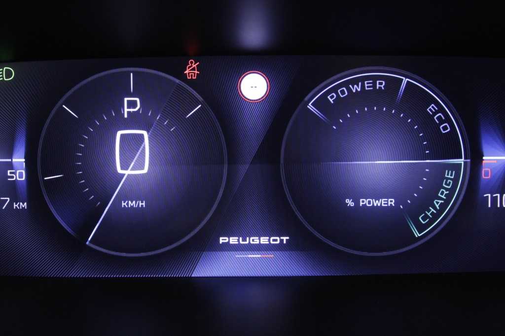 peugeot-408-2025-hibrido-1199cc