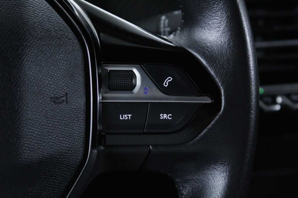 peugeot-2008-2024-gasolina-1199cc