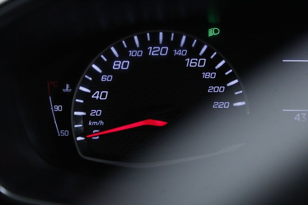 peugeot-2008-2024-gasolina-1199cc