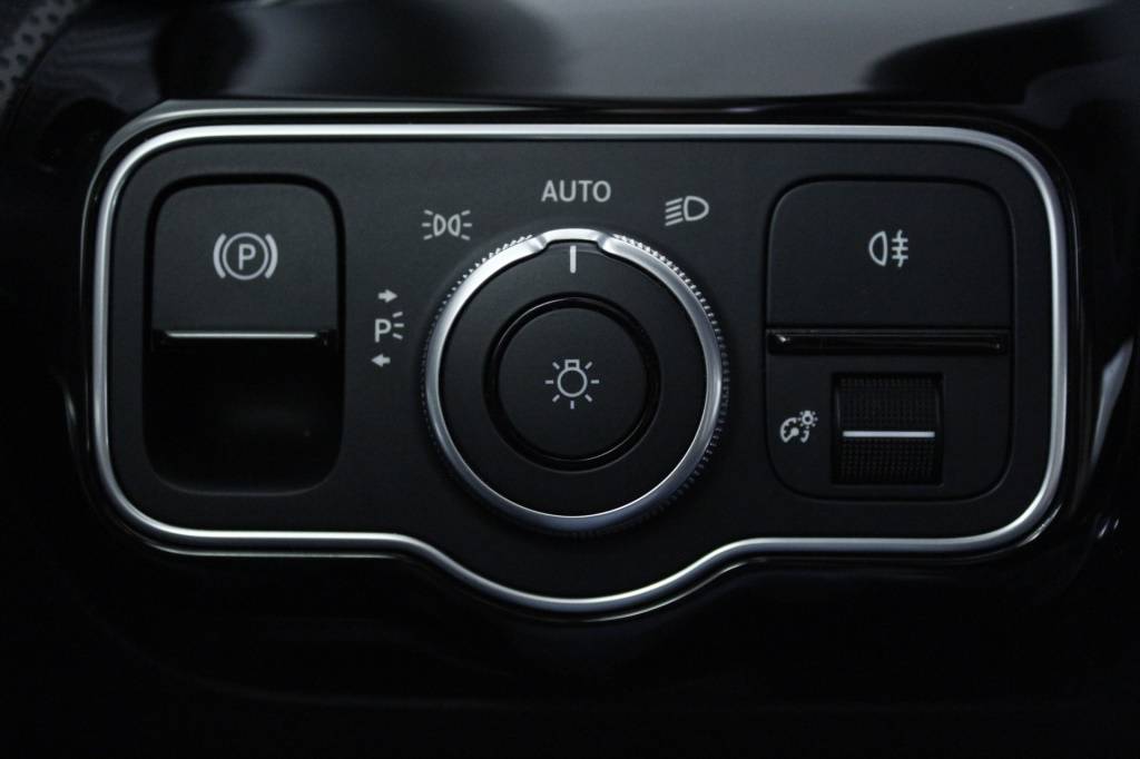 mercedes-benz-classe-a-2024-hibrido-1332cc