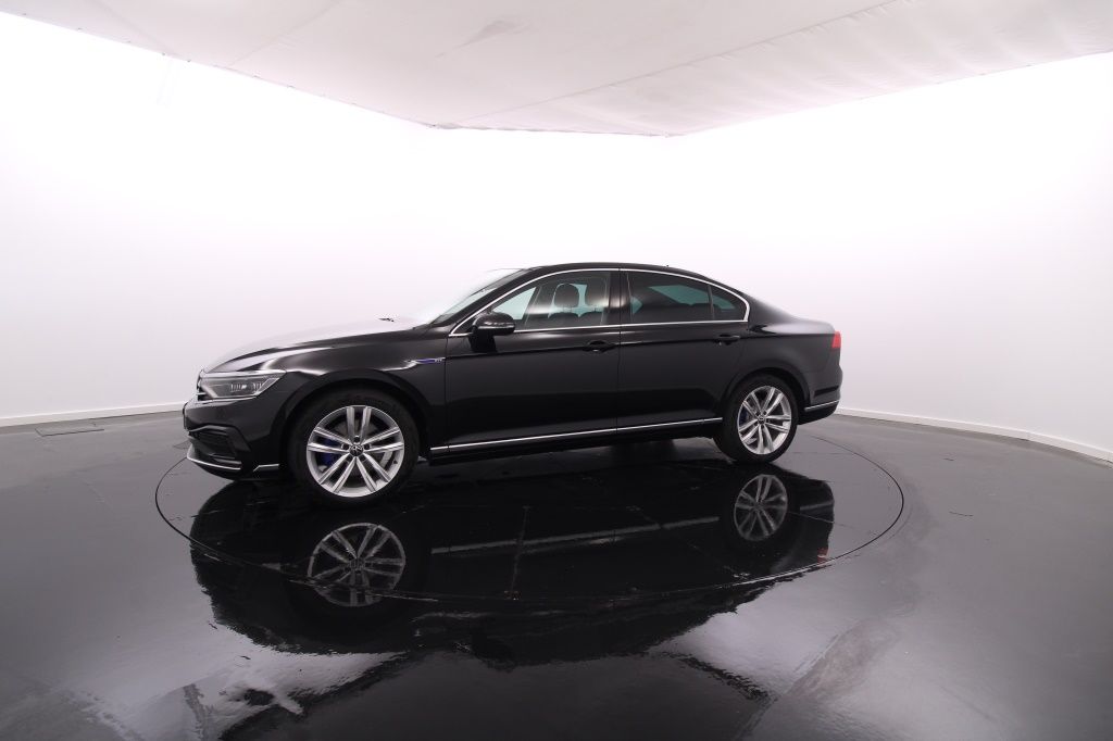 volkswagen-passat-2023-hibrido-1395cc