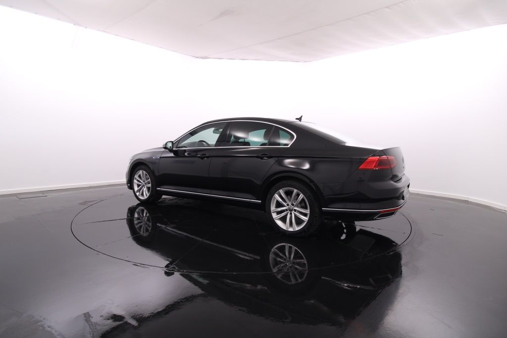 volkswagen-passat-2023-hibrido-1395cc