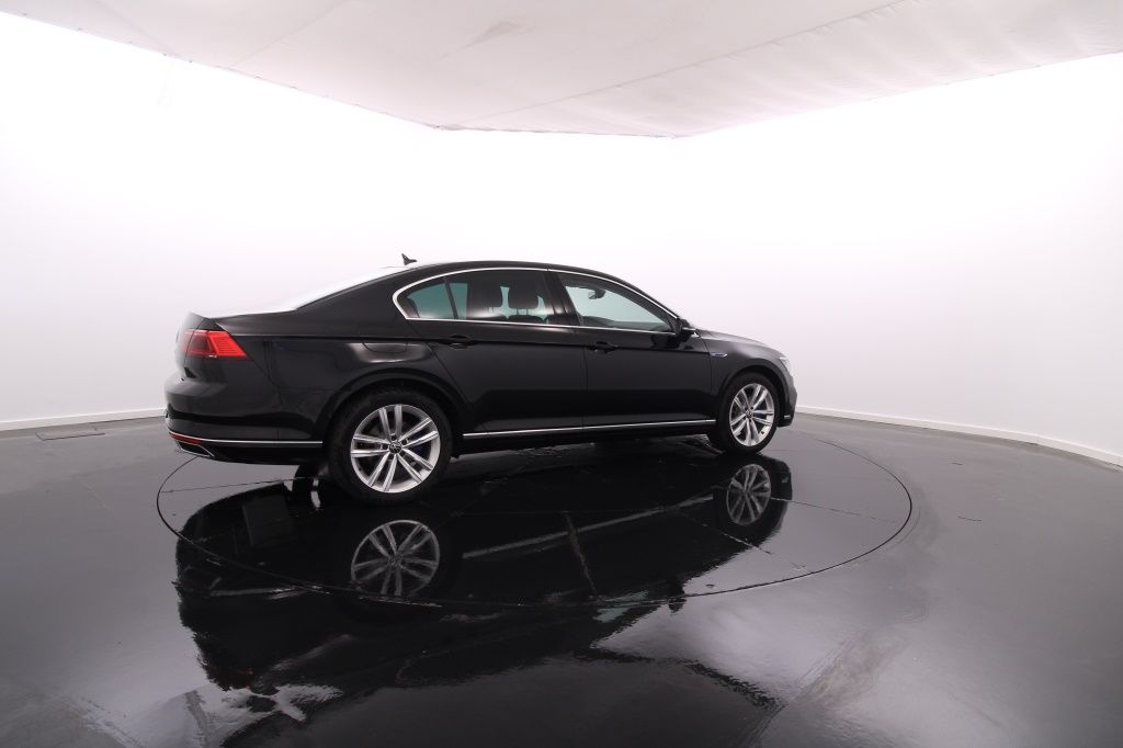 volkswagen-passat-2023-hibrido-1395cc