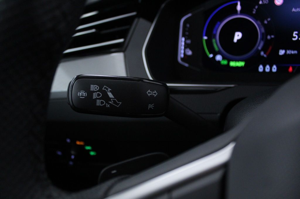 volkswagen-passat-2023-hibrido-1395cc