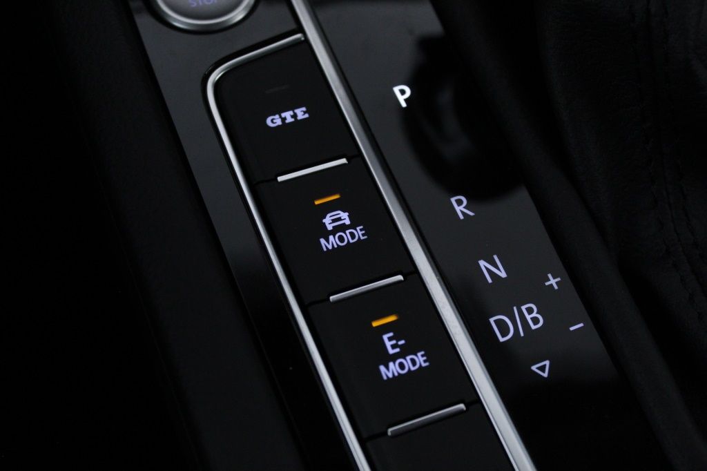 volkswagen-passat-2023-hibrido-1395cc