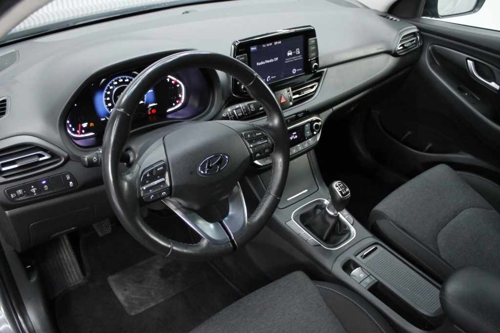 hyundai-i30-2024-gasolina-998cc