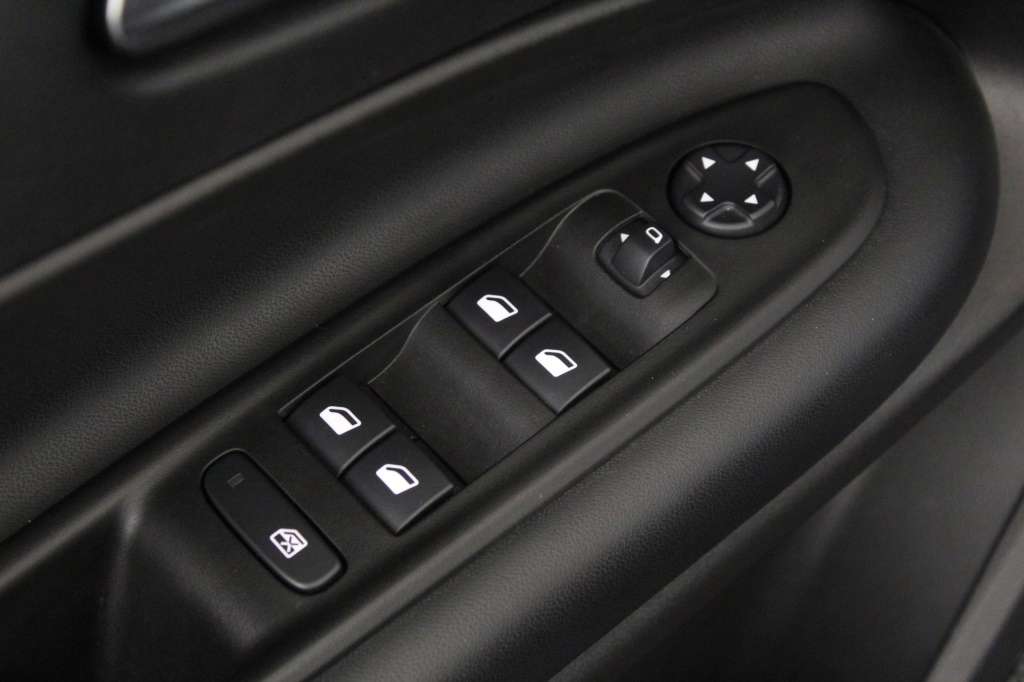 jeep-avenger-2025-eletrico-1cc